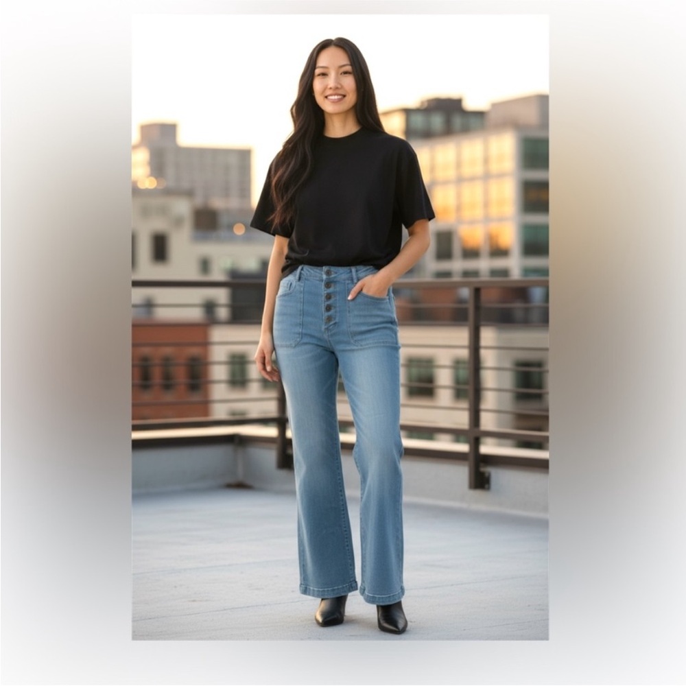 Nicole Miller Nomad Super High Rise Flare Jeans – Size 32
